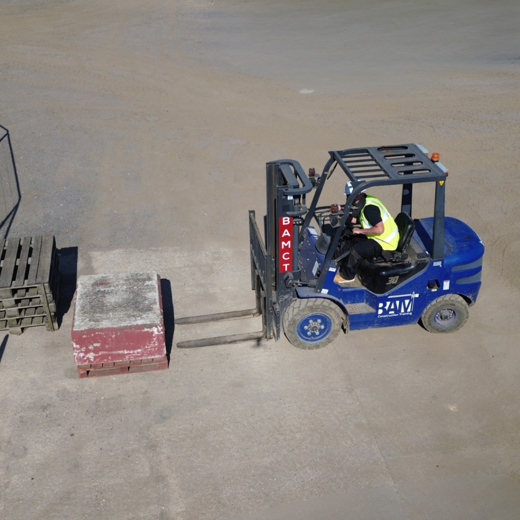 telescopic forklift
